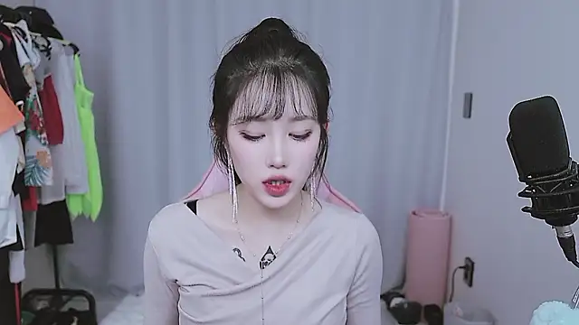 MISA 02 online show from April 3, 8:12 am