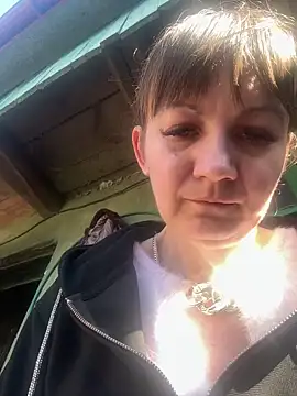 Butterfly8385 online show from March 15, 12:40 pm