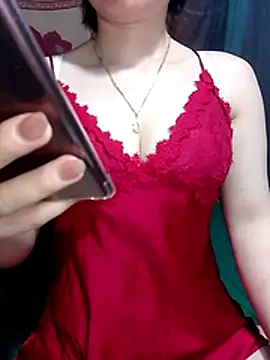 LeanaLy online show from April 17, 1:08 am