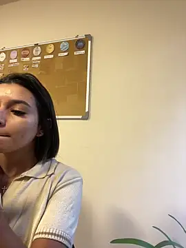 AlyssaRay online show from April 7, 11:56 am