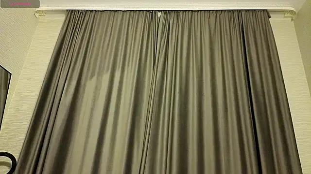 MissPompadure online show from March 18, 10:15 pm