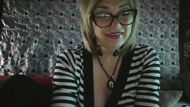 Lia Ray online show from December 18, 9:08 pm