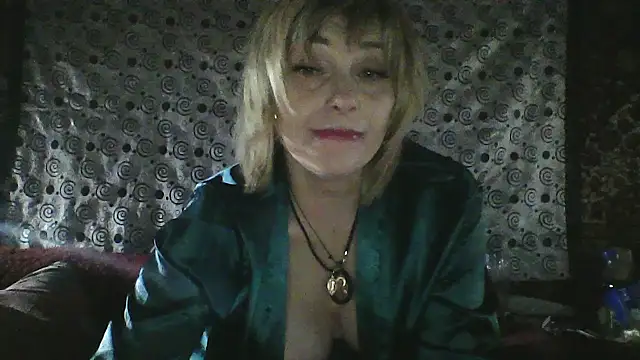 Lia Ray online show from March 12, 8:00 pm