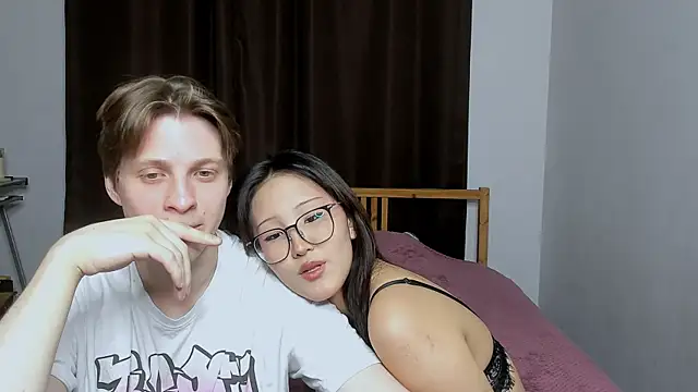 Blossomandbee online show from November 3, 8:24 pm