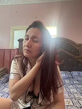 Bigtitsass81 online show from April 2, 12:13 pm