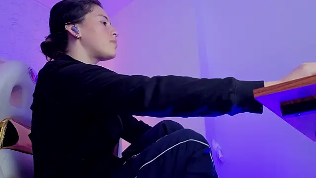 moon winy online show from March 22, 11:49 am