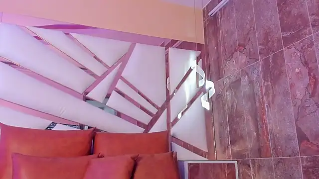 Catalina-Thompson online show from April 10, 12:00 pm