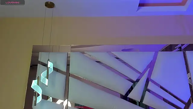 Catalina-Thompson online show from April 18, 12:51 pm