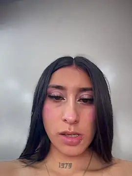 Violeet-Smith online show from March 28, 3:00 pm