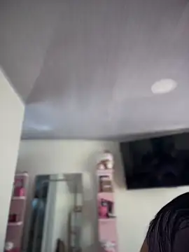 Violeet-Smith online show from April 12, 6:22 pm