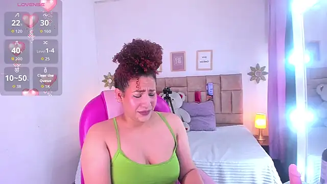 ROZZE MILA online show from March 6, 8:15 pm