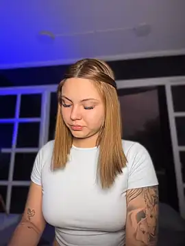 Beella1  online show from April 17, 11:45 am