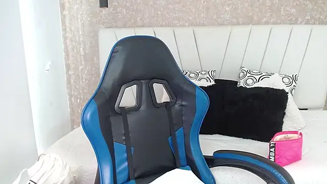 AliceSmity  online show from March 27, 1:56 pm