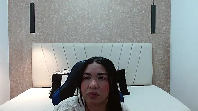 AliceSmity  online show from March 5, 12:01 pm