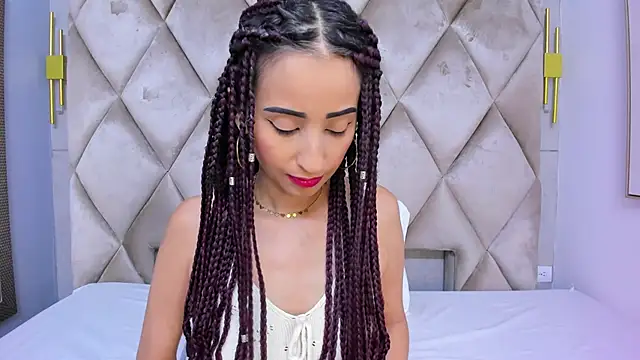 violett rabbit  online show from April 8, 8:22 pm