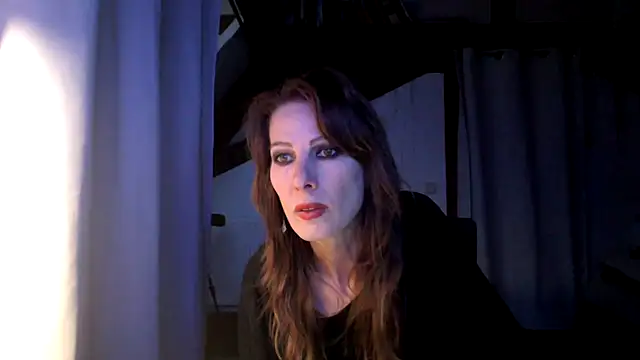 MissDyannis online show from April 13, 6:09 pm