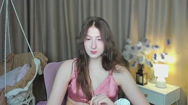 May Yam online show from January 19, 1:13 am