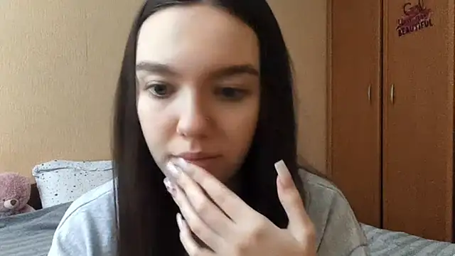 Kimixoo online show from February 18, 11:20 am