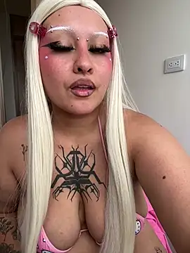 pinkbaddie777 online show from June 30, 4:28 pm
