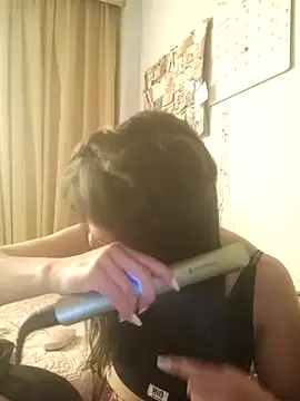 Skay bluee online show from December 21, 8:35 pm