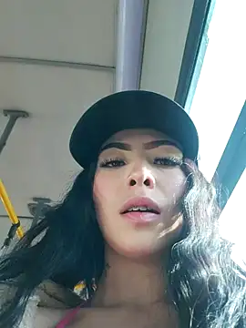 Moon And Sunn online show from November 1, 1:04 pm