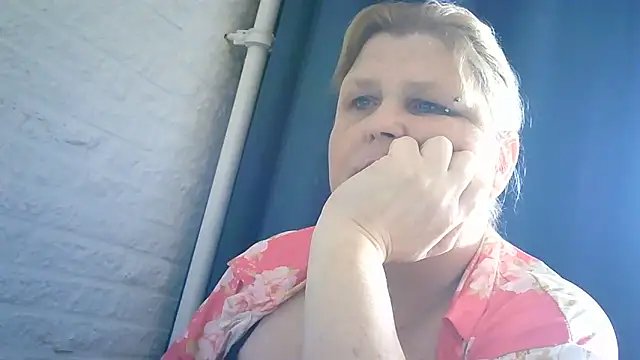 Sylviastar46 online show from April 17, 7:43 am