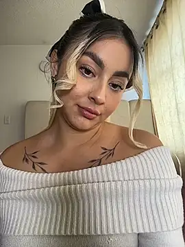 Elina Hills online show from March 11, 8:11 pm