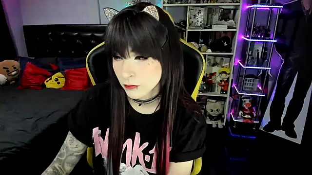 Yummy dark online show from November 29, 9:52 pm