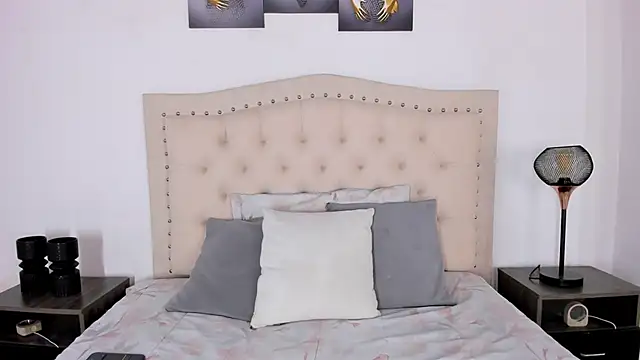 bustyluciana      online show from March 4, 8:15 pm