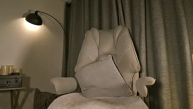 lianewhite online show from March 22, 1:33 am