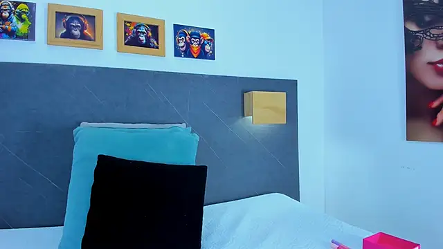 Andhrea Vale online show from March 19, 12:42 pm