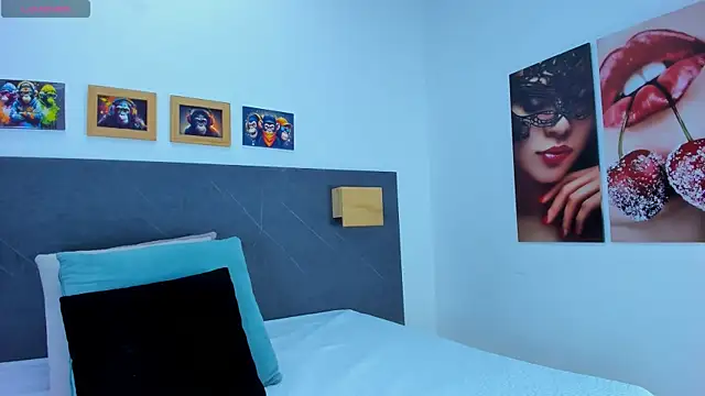 Andhrea Vale online show from April 17, 12:29 pm