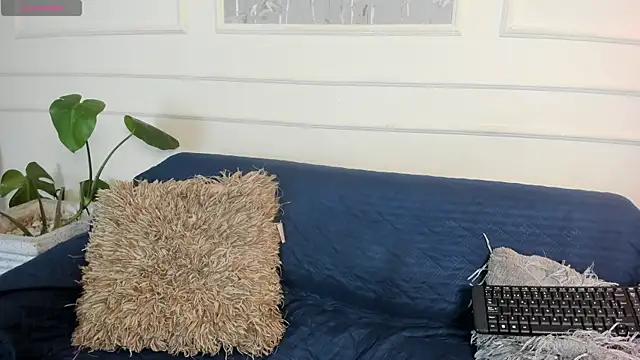 AliceMadnes online show from March 11, 1:03 pm