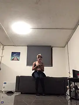 ESTRELLABERECHUCKY online show from January 9, 7:51 pm