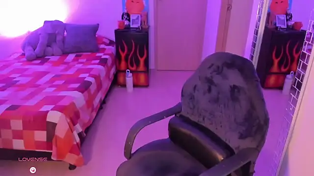 rotwallace online show from February 5, 11:30 pm