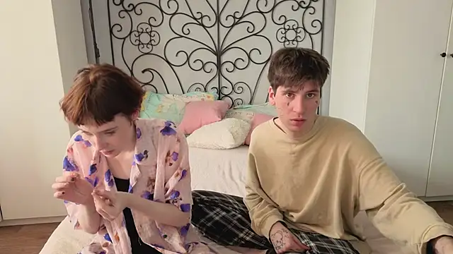 Danny loves Mary online show from April 7, 6:26 am