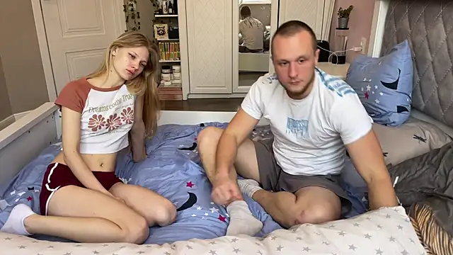 Daisy Couple online show from January 18, 7:37 am