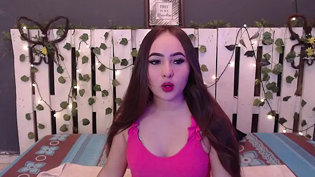 SARAY  GARCIA online show from November 20, 3:29 am