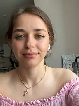 yoyogirlx online show from August 2, 3:31 am