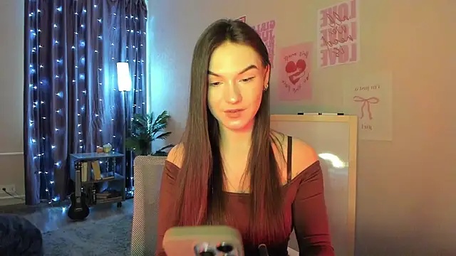 luna lust 212 online show from March 20, 4:17 am