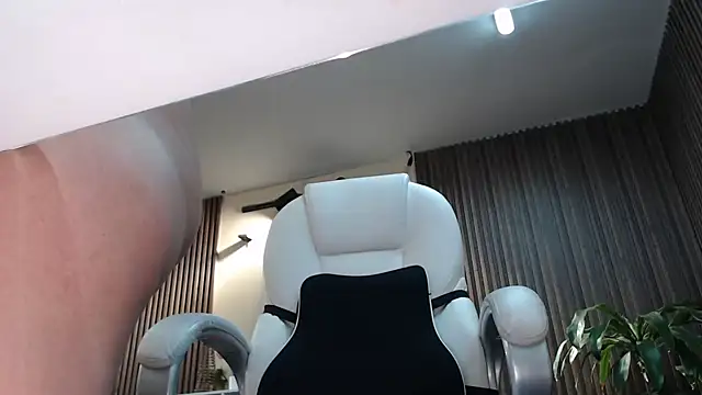 ElliSmith online show from February 9, 7:05 pm