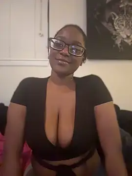 kaywest online show from April 22, 8:22 am