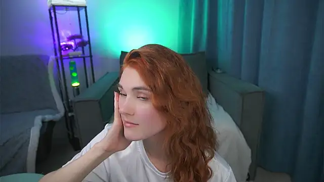 foxy cute4you online show from April 12, 6:33 pm