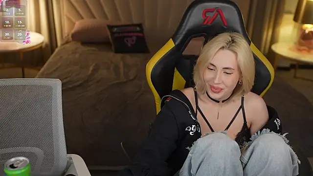 Kara cat online show from March 17, 3:49 pm