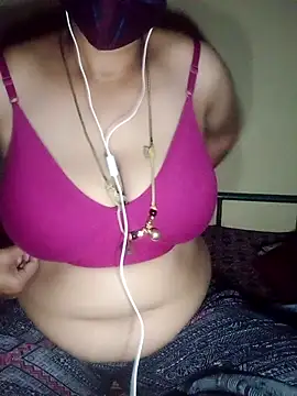 rishitamil01 online show from February 20, 6:42 pm