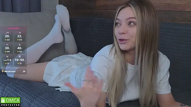 EmilieLong online show from April 13, 6:03 am