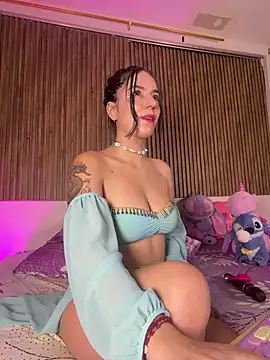 Hayley-Fox online show from April 1, 1:06 am