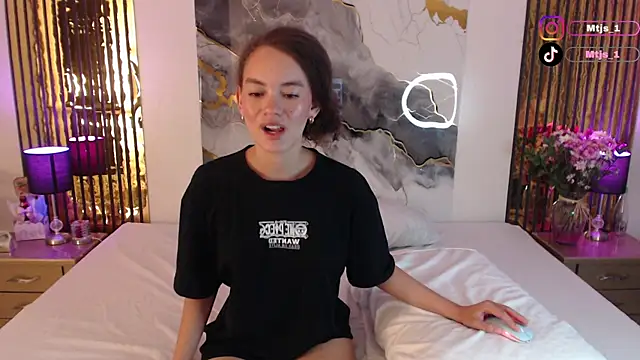 MiticaBrennet  online show from April 7, 4:25 am