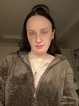 TomilaSi online show from April 8, 9:28 pm