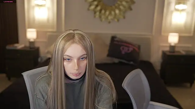 Dacota love online show from March 11, 3:25 pm